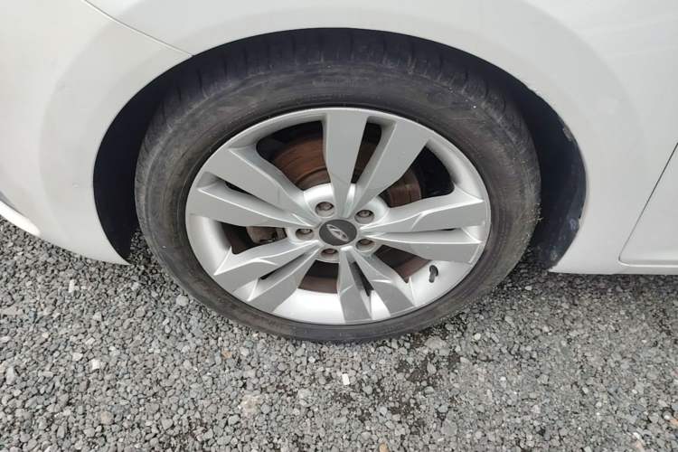 Used Chery Arrizo 5 2017 1.5L CVT Trendsetting Edition Left Front Wheel Hub