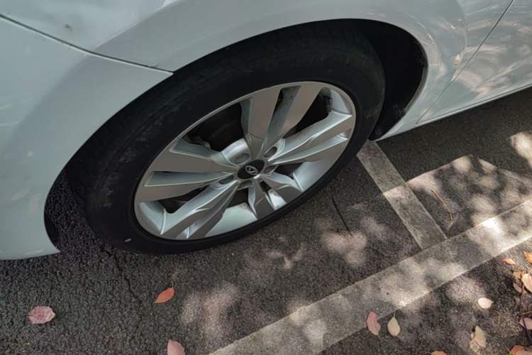 Used Chery Arrizo 5 2017 1.5L Manual Lingchao Edition Left Front Wheel Hub