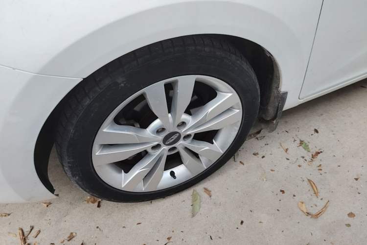 Used Chery Arrizo 5 2017 1.5L CVT Trendsetting Edition Left Front Wheel Hub