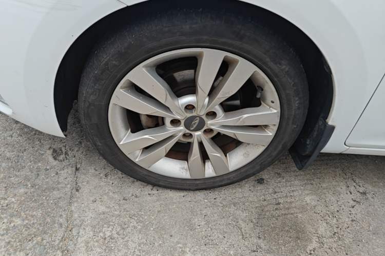 Used Chery Arrizo 5 2017 1.5L CVT Trendsetting Edition Left Front Wheel Hub