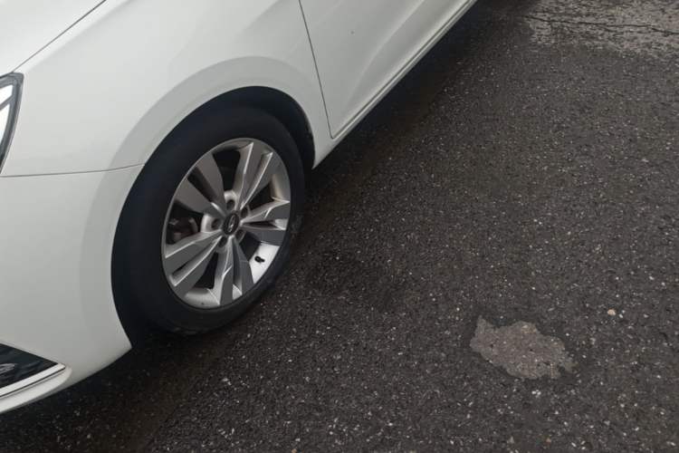 Used Chery Arrizo 5 2017 1.5L Manual Elite Edition Left Front Wheel Hub