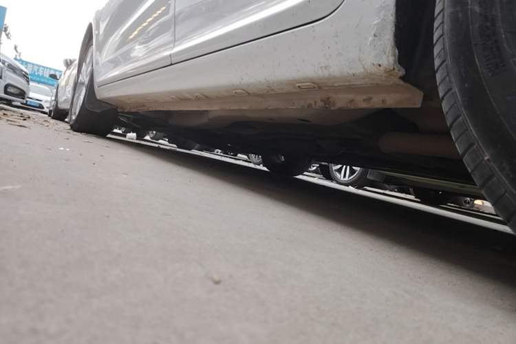 Used Chery Arrizo 5 2017 1.5L CVT Trendsetting Edition Left Side Sill