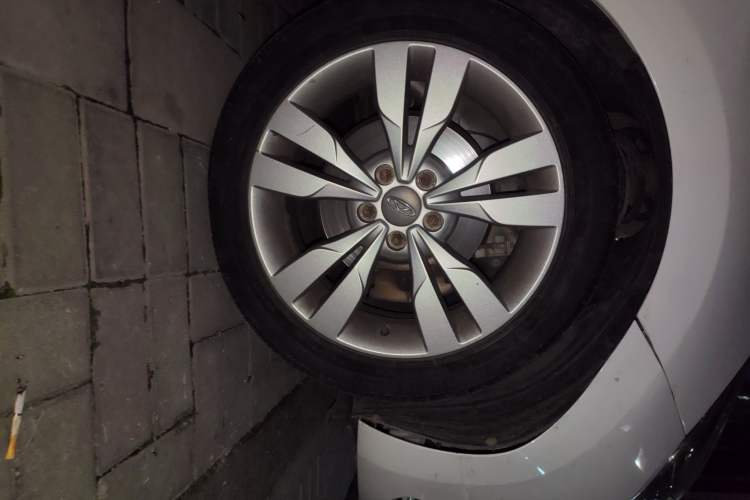 Used Chery Arrizo 5 2017 1.5L Manual Lingchao Edition Right Front Wheel Hub