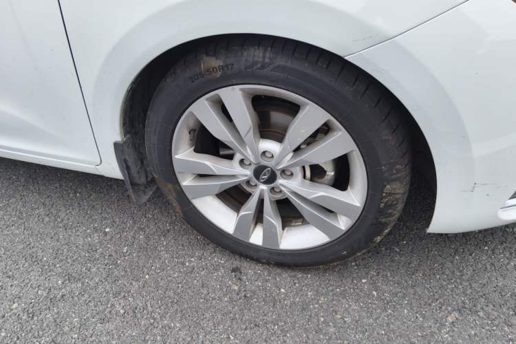 Used Chery Arrizo 5 2017 1.5L CVT Trendsetting Edition Right Front Wheel Hub
