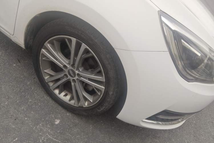 Used Chery Arrizo 5 2017 1.5L Manual Luxury Edition Right Front Wheel Hub