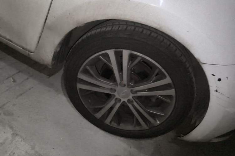 Used Chery Arrizo 5 2017 1.5L Manual Luxury Edition Right Front Wheel Hub