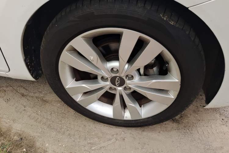 Used Chery Arrizo 5 2017 1.5L Manual Elite Edition Right Front Wheel Hub