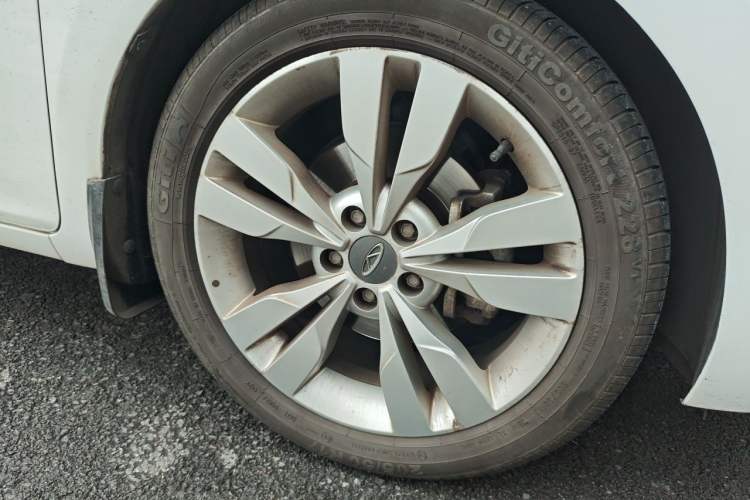 Used Chery Arrizo 5 2017 1.5L CVT Trendsetting Edition Right Front Wheel Hub