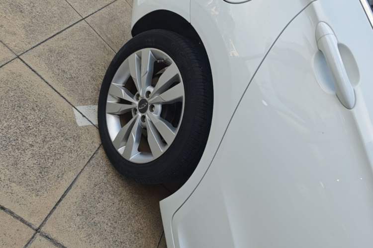 Used Chery Arrizo 5 2017 1.5L CVT Trendsetting Edition Right Rear Wheel Hub