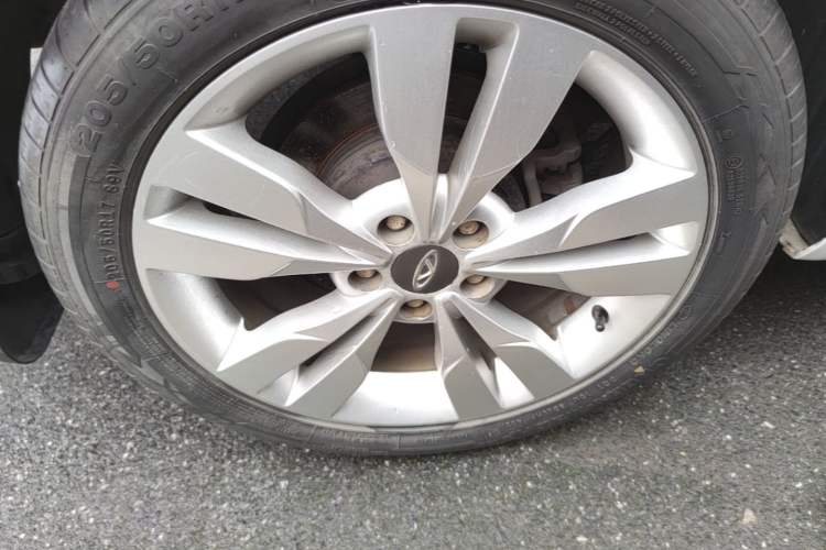 Used Chery Arrizo 5 2017 1.5L CVT Trendsetting Edition Right Rear Wheel Hub