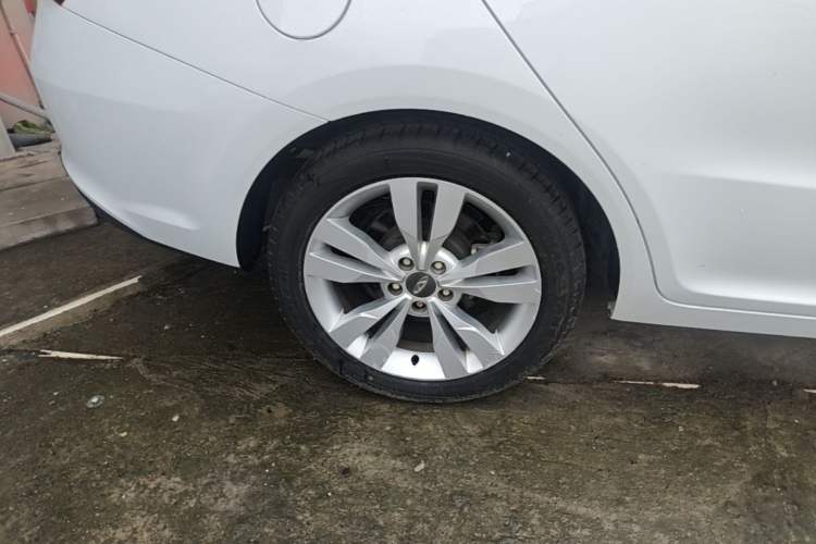 Used Chery Arrizo 5 2017 SPORT 1.5T Manual Fashion Edition Right Rear Wheel Hub
