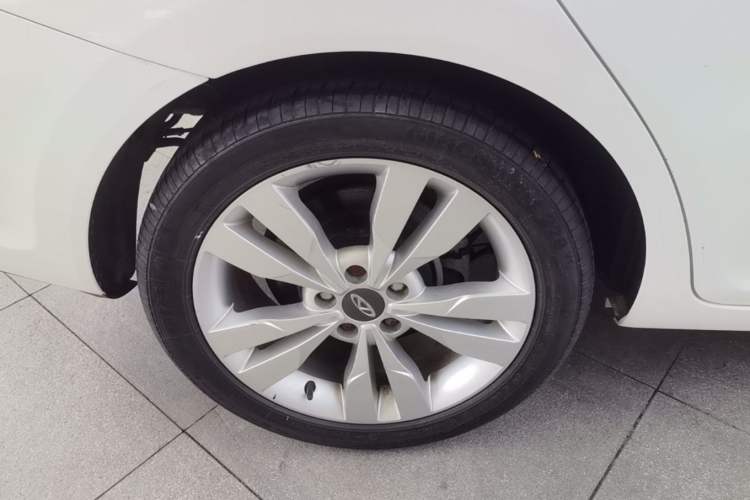 Used Chery Arrizo 5 2017 1.5L CVT Trendsetting Edition Right Rear Wheel Hub