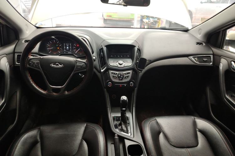 Used Chery Arrizo 5 2017 1.5L CVT Trendsetting Edition Center Console