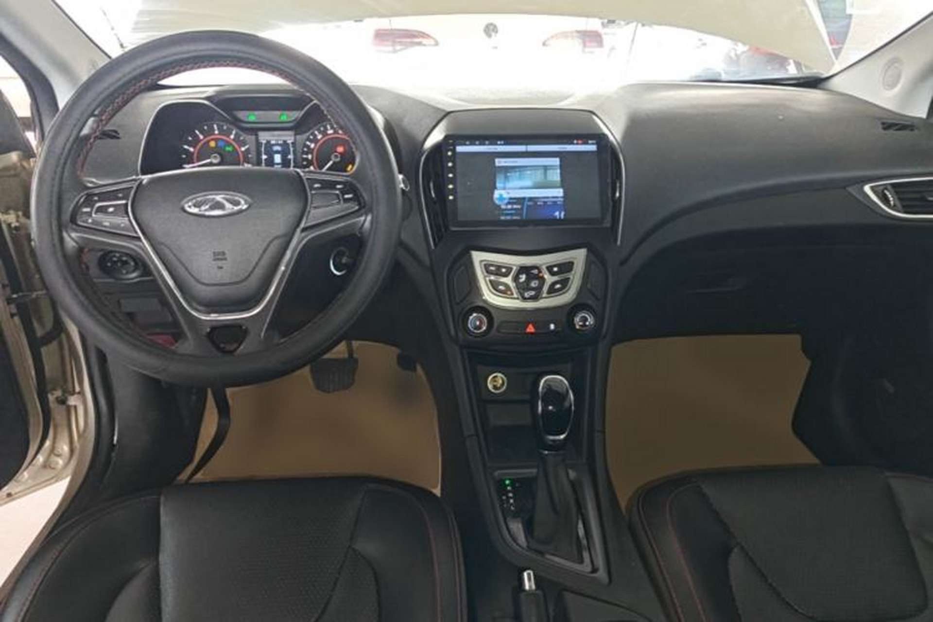 Used Chery Arrizo 5 2017 1.5L CVT Trendsetting Edition Center Console