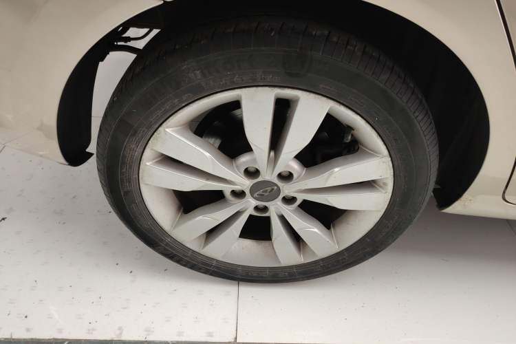 Used Chery Arrizo 5 2017 1.5L CVT Trendsetting Edition Exterior 5