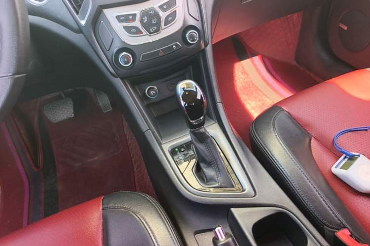 Used Chery Arrizo 5 2017 1.5L CVT Deluxe Edition Gear Lever