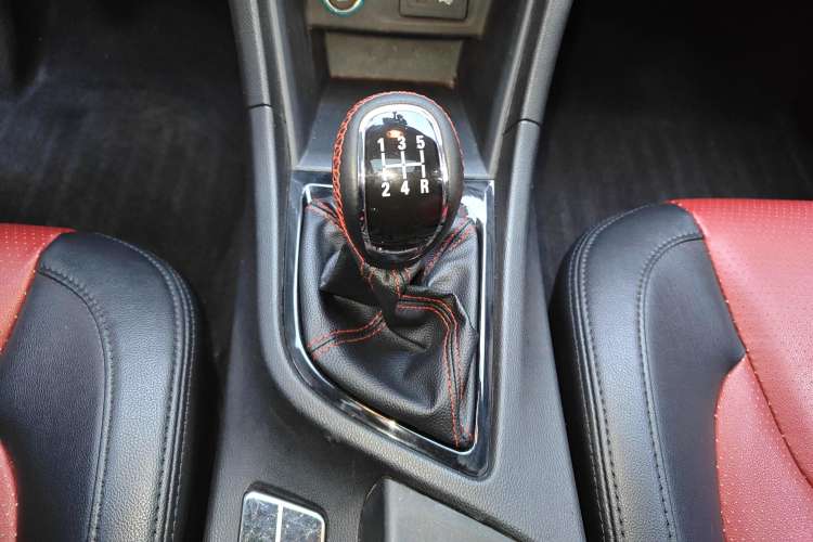 Used Chery Arrizo 5 2017 SPORT 1.5T Manual Luxury Edition Gear Lever