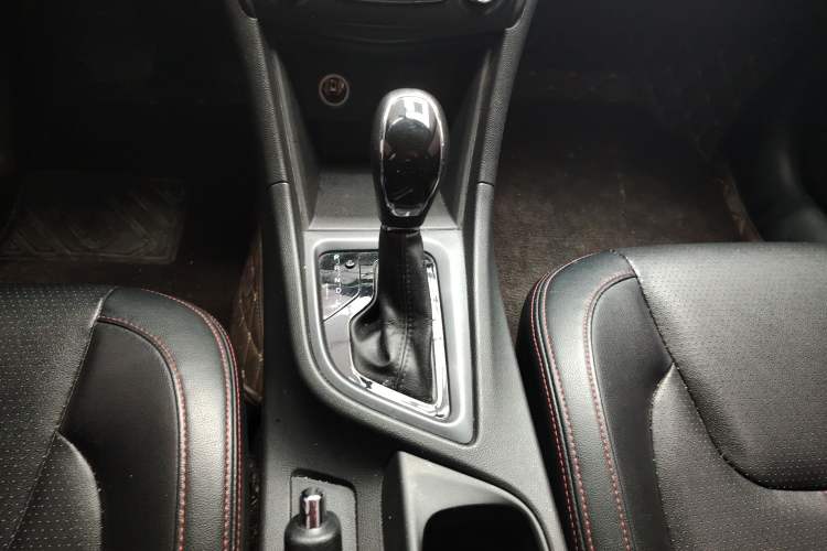 Used Chery Arrizo 5 2017 1.5L CVT Trendsetting Edition Gear Lever