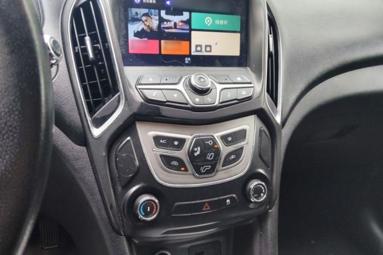 Used Chery Arrizo 5 2017 1.5L Manual Fashion Edition Interior 2