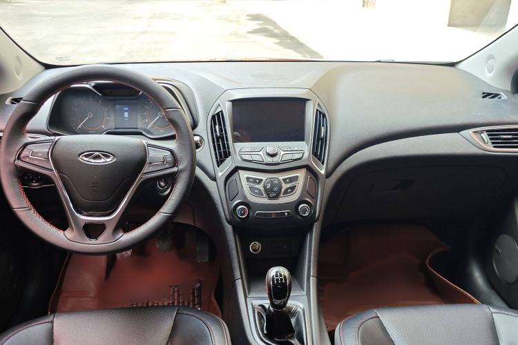 Used Chery Arrizo 5 2017 1.5L Manual Luxury Edition Interior 3