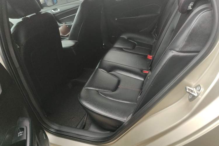 Used Chery Arrizo 5 2017 1.5L Manual Lingchao Edition Interior 4