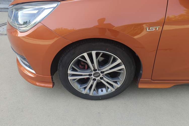 Used Chery Arrizo 5 2017 SPORT 1.5T CVT Prestige Edition Left Front Wheel Hub