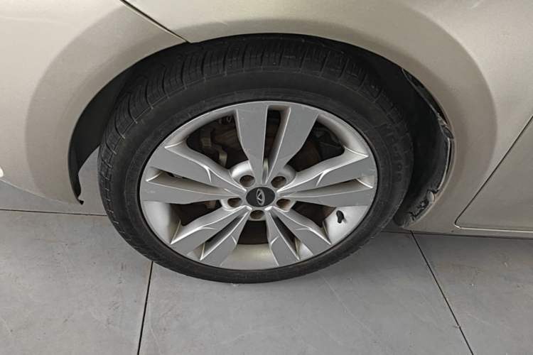 Used Chery Arrizo 5 2017 1.5L CVT Trendsetting Edition Left Front Wheel Hub