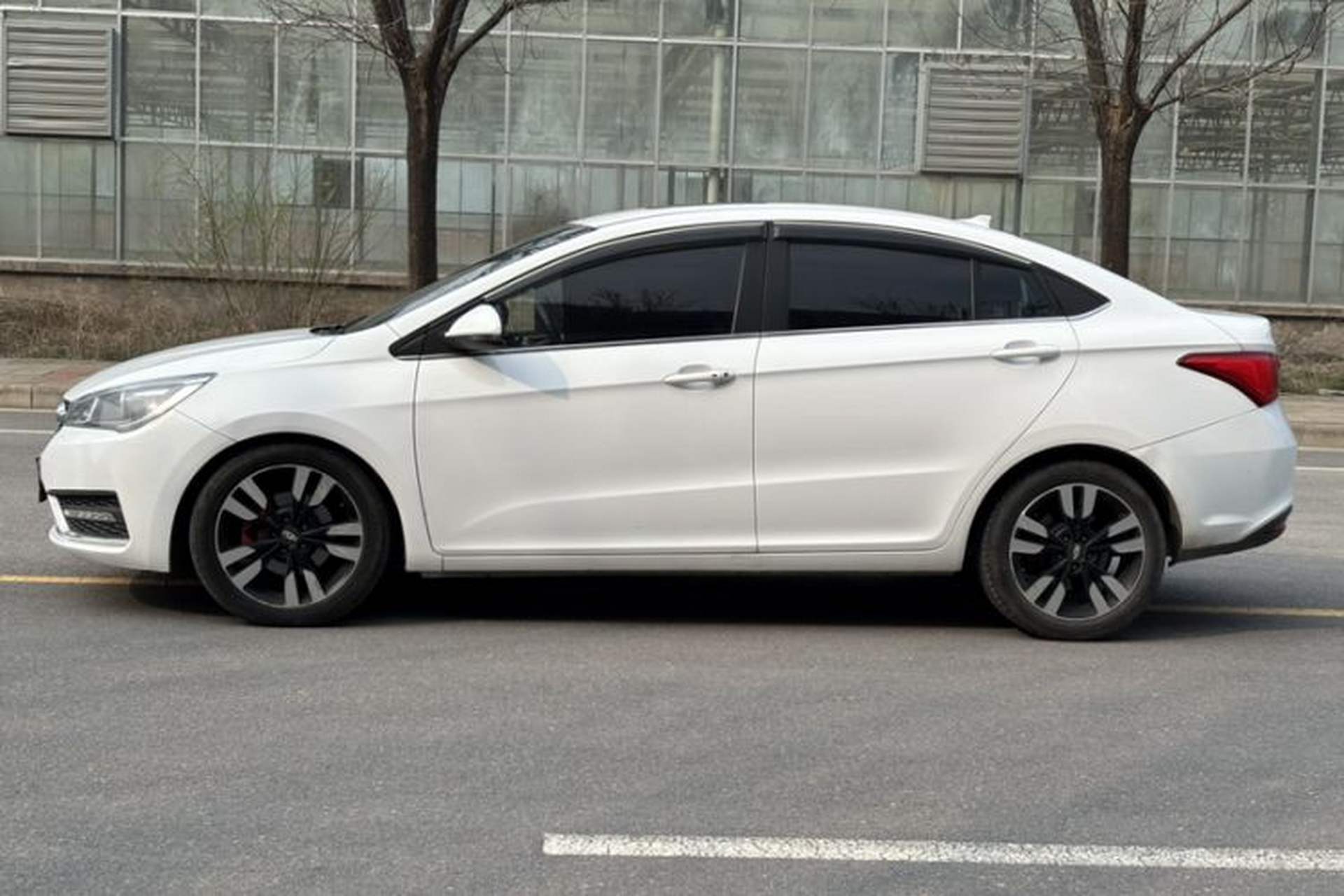 Used Chery Arrizo 5 2018 1.5L CVT Tribute to Youth Edition Exterior 9
