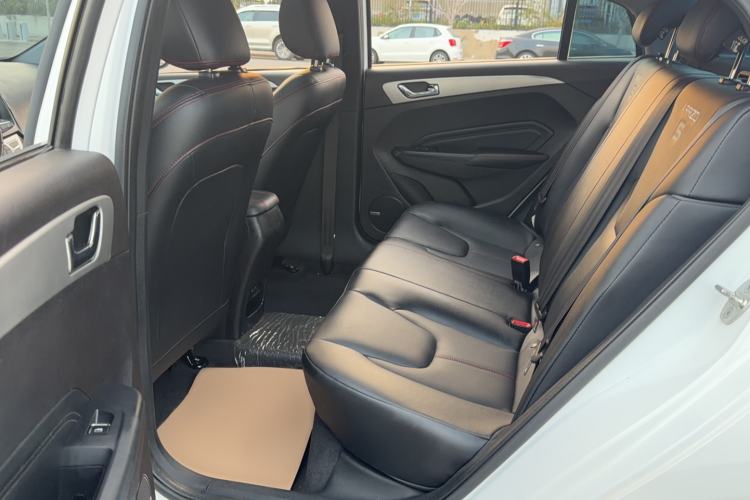 Used Chery Arrizo 5 2018 1.5L Manual Tribute to Youth Edition Interior 2