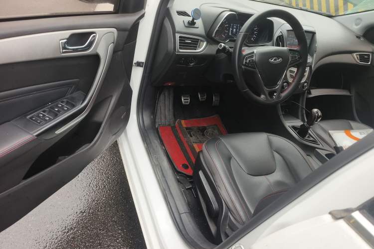 Used Chery Arrizo 5 2018 1.5L Manual Tribute to Youth Edition Interior 3