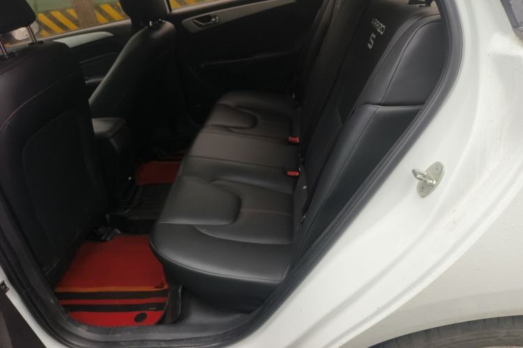 Used Chery Arrizo 5 2018 1.5L Manual Tribute to Youth Edition Interior 4