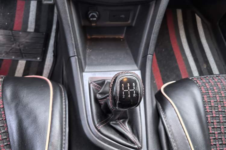 Used Chery Arrizo 5 2018 1.5L Manual Tribute to Youth Edition Interior 4