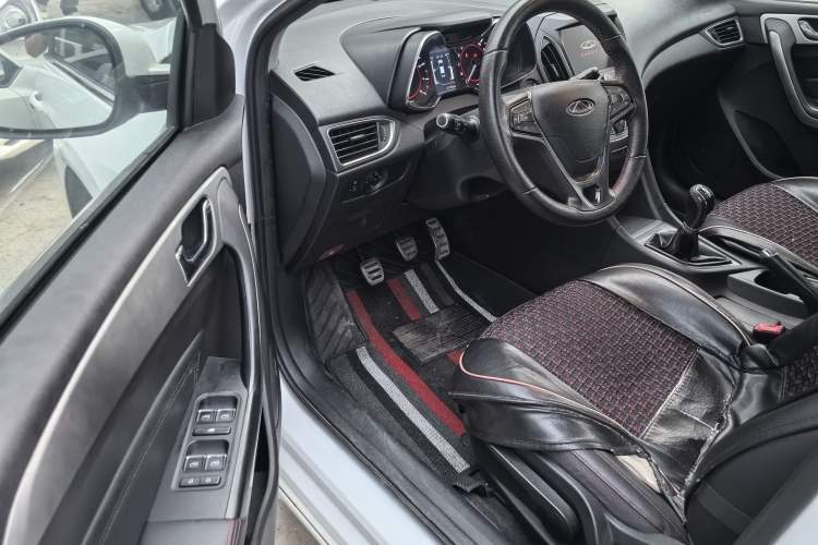 Used Chery Arrizo 5 2018 1.5L Manual Tribute to Youth Edition Interior 5