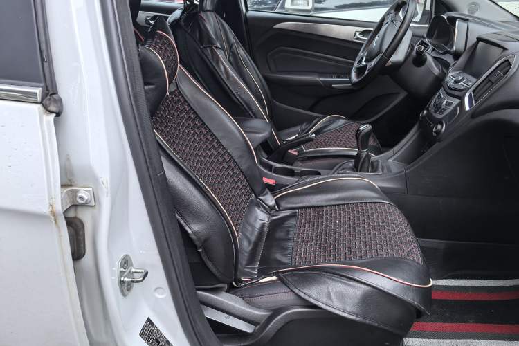 Used Chery Arrizo 5 2018 1.5L Manual Tribute to Youth Edition Interior 7