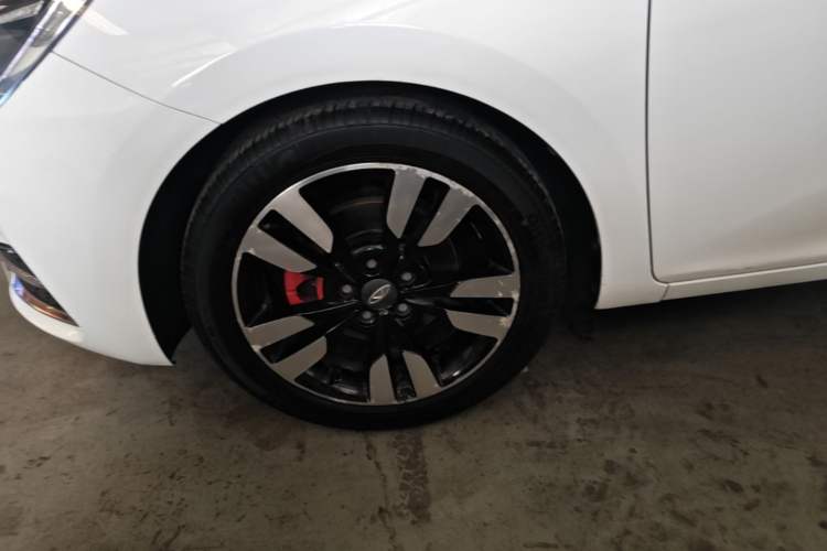 Used Chery Arrizo 5 2018 1.5L Manual Tribute to Youth Edition Left Front Wheel Hub