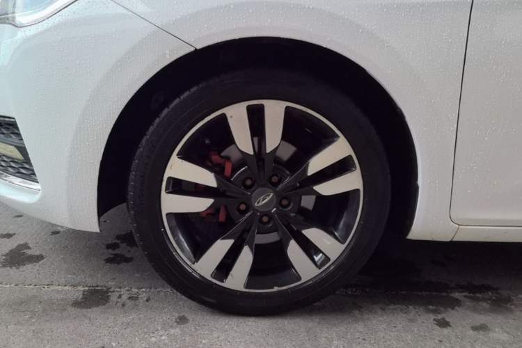 Used Chery Arrizo 5 2018 1.5L Manual Tribute to Youth Edition Left Front Wheel Hub