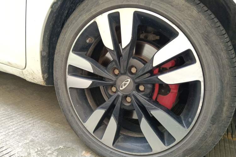 Used Chery Arrizo 5 2018 1.5L Manual Tribute to Youth Edition Right Front Wheel Hub