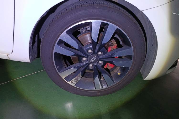 Used Chery Arrizo 5 2018 1.5L CVT Tribute to Youth Edition Right Front Wheel Hub