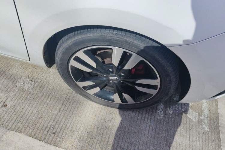 Used Chery Arrizo 5 2018 1.5L CVT Tribute to Youth Edition Right Front Wheel Hub