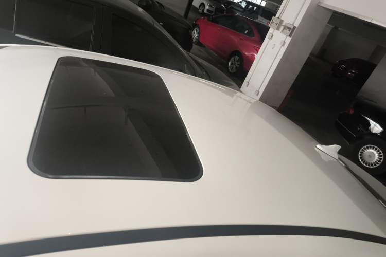 Used Chery Arrizo 5 2018 1.5L Manual Tribute to Youth Edition Roof