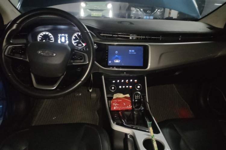 Used Chery Arrizo 5 2019 1.5L Manual New Youth Edition China VI Standard Center Console