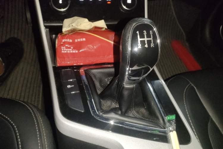Used Chery Arrizo 5 2019 1.5L Manual New Youth Edition China VI Standard Gear Lever