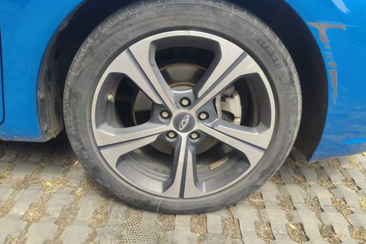 Used Chery Arrizo 5 2019 Facelifted PRO 1.5L Manual Youth Edition China VI Standard Right Front Wheel Hub