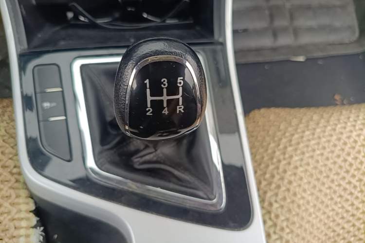 Used Chery Arrizo 5 2019 PRO 1.5L Manual Youth Edition China VI compliant Gear Lever