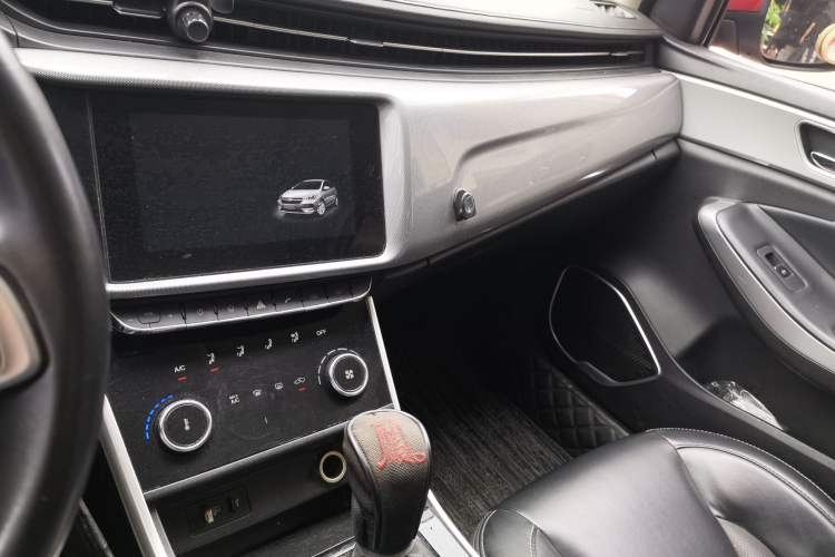 Used Chery Arrizo 5 2019 1.5L CVT Zizai Edition China V Standard Audio And AC Panel