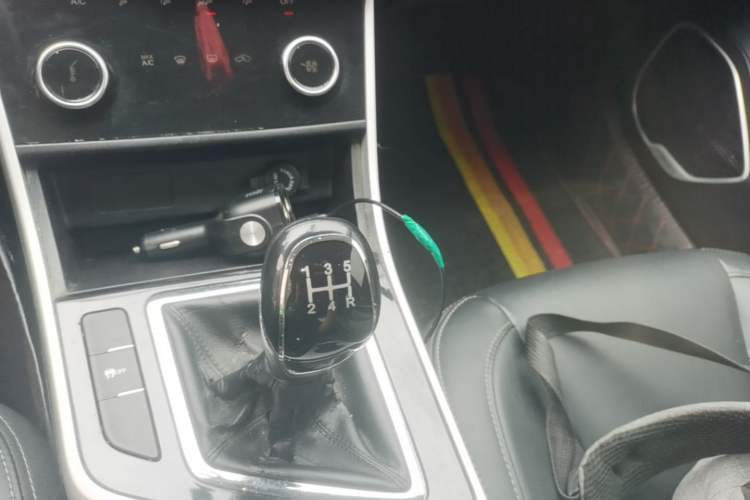 Used Chery Arrizo 5 2019 PRO 1.5L Manual Youth Edition China VI compliant Gear Lever