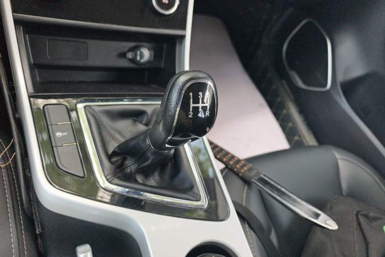 Used Chery Arrizo 5 2019 Facelifted PRO 1.5L Manual Youth Edition China VI Standard Gear Lever