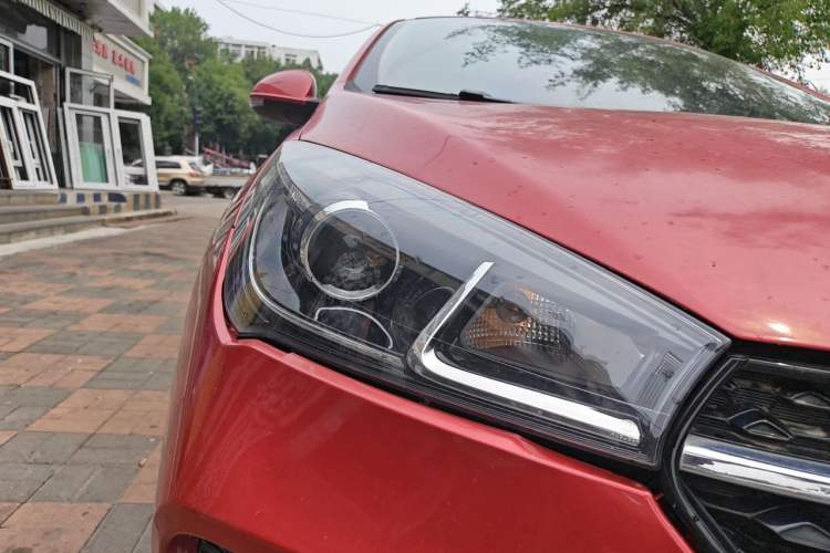 Used Chery Arrizo 5 2019 Facelifted PRO 1.5L Manual Youth Edition China VI Standard Right Front Headlight