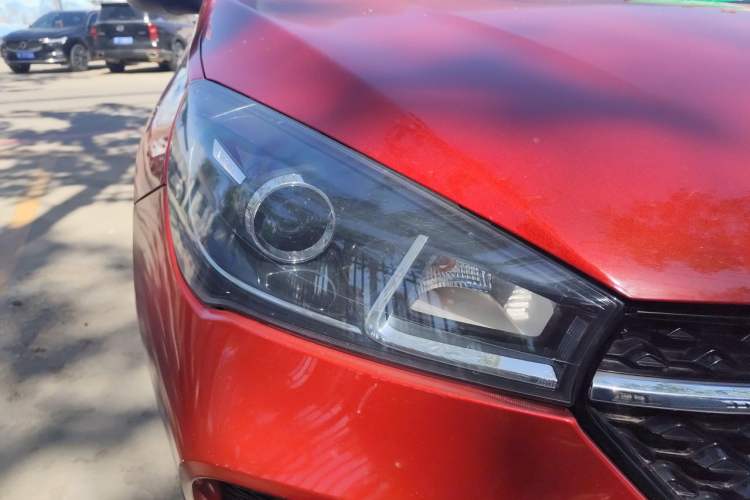 Used Chery Arrizo 5 2019 1.5L CVT New Freedom Edition China VI Standard Right Front Headlight