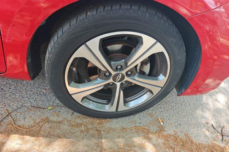 Used Chery Arrizo 5 2019 Facelifted PRO 1.5L Manual Youth Edition China VI Standard Right Front Wheel Hub